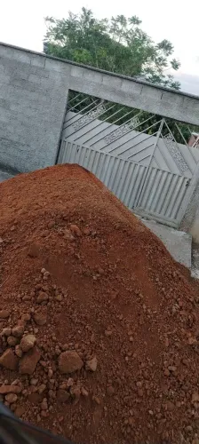 Caminhão de terra