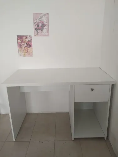 Escrivaninha em MDF