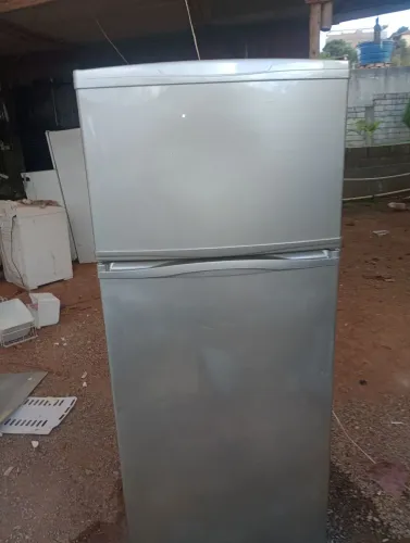 Geladeira frost free funcionando entrego 650