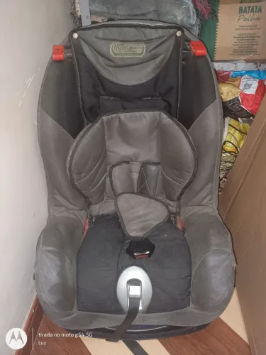 Cadeirinha de criança de carro 