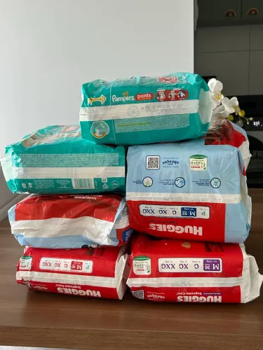 Fraldas Huggies e Pampers 