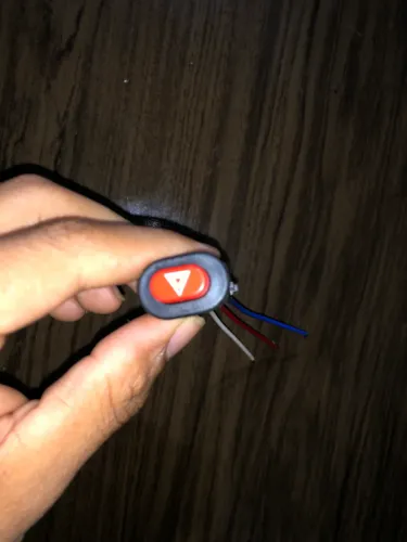 Pisca alerta universal para motos , em perfeito estado e nunca utilizado