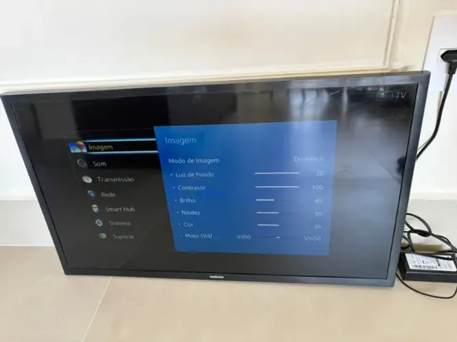 Smart TV SAMSUNG J4290 32" HD
