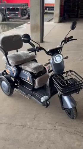 Triciclo elétrico