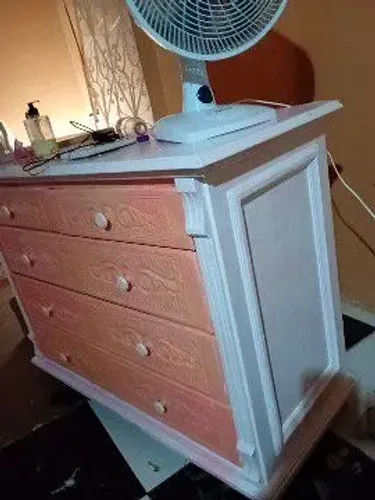 Cômoda 1.30 x 90 altura50 profundida tô de canela tampo de mármore beje