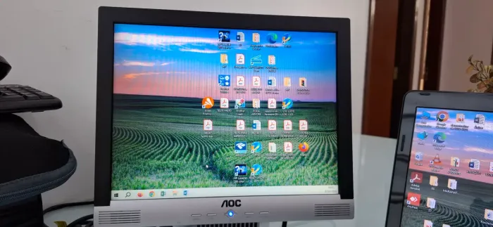 Monitor 15 polegadas AOC usado