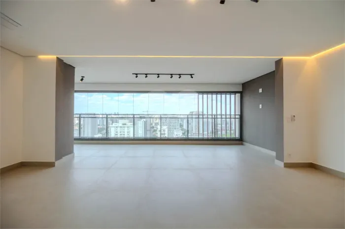 Apartamento à venda com 3 suítes no condomínio Latitude Campo Belo, São Paulo - SP
