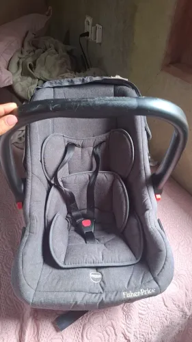 Bebê conforto.