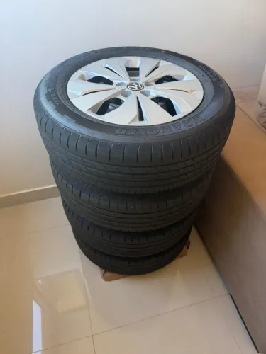 Jogo Rodas Pneus Calotas Novos VW Goodyear Wrangler Territory HT 205/60R16