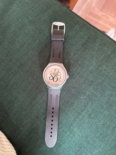 Swatch feminino