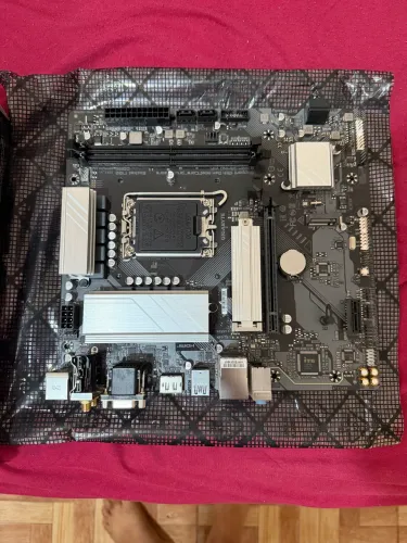Placa mãe B760m Gigabyte Gaming Wifi lga 1700