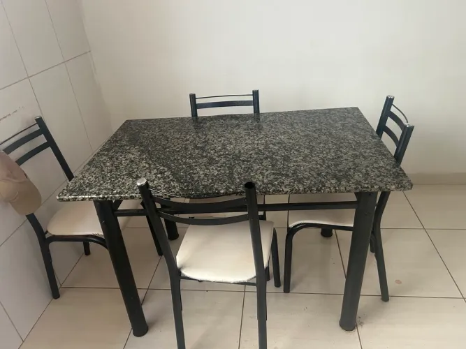 Mesa de 4 lugares
