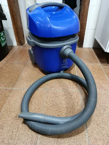Aspirador de Pó Eletrolux Flex 1400