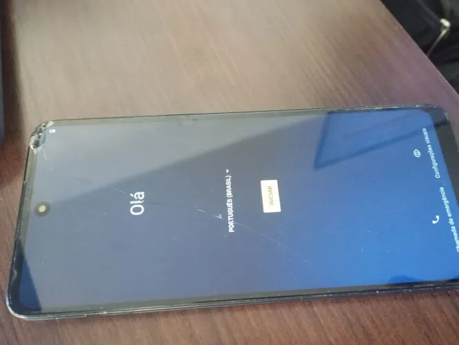 Moto g60 4Gb com tela trincada mas funcionando