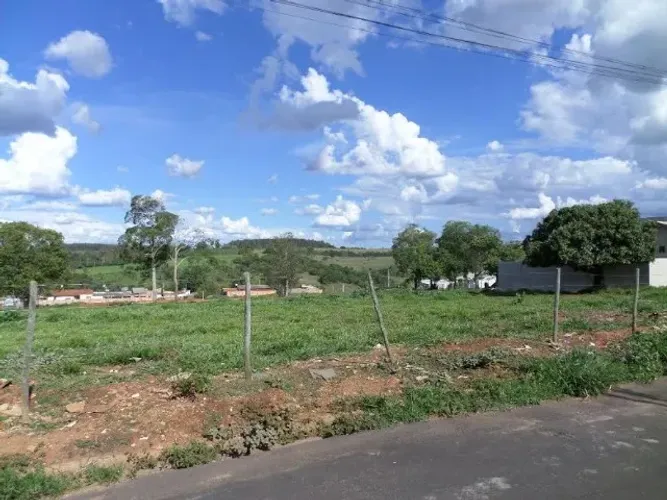 VENDE-SE TERRENO 1260M2