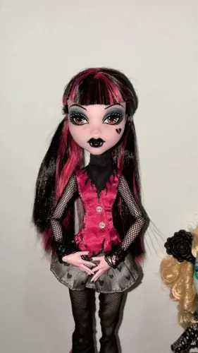 Custon Draculaura shadow
