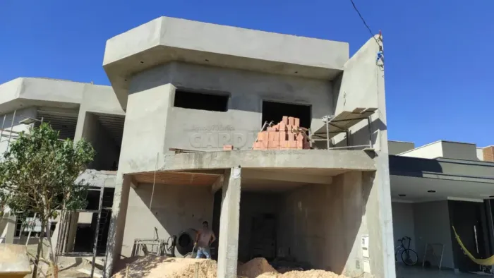 Casa/sobrado em condomínio fechado em São Carlos - SP