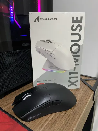Mouse Attack Shark X11 com Dock de carregamento (NOVO)