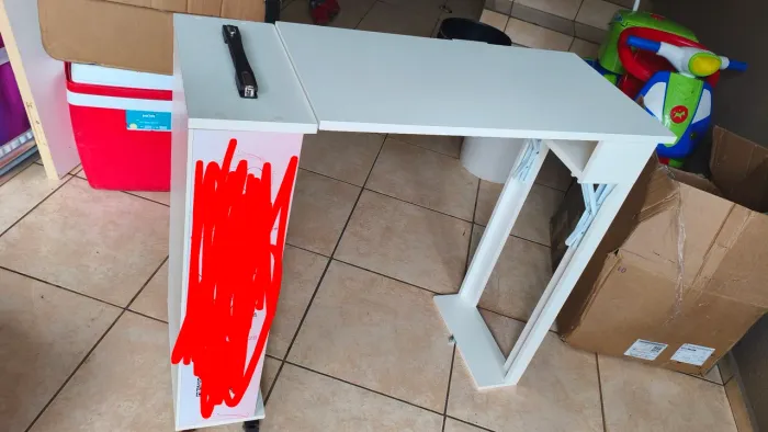 Vendo mesa portátil manicure 
