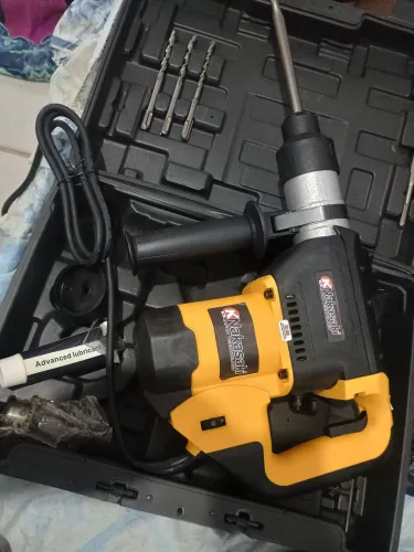 Martelete 2500w com jogo de brocas por 450