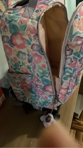 Mochila kipling original praticamente nova