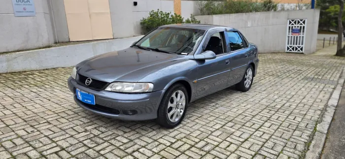 Chevrolet Vectra GL 2.2 / 2.0 MPFI 2000