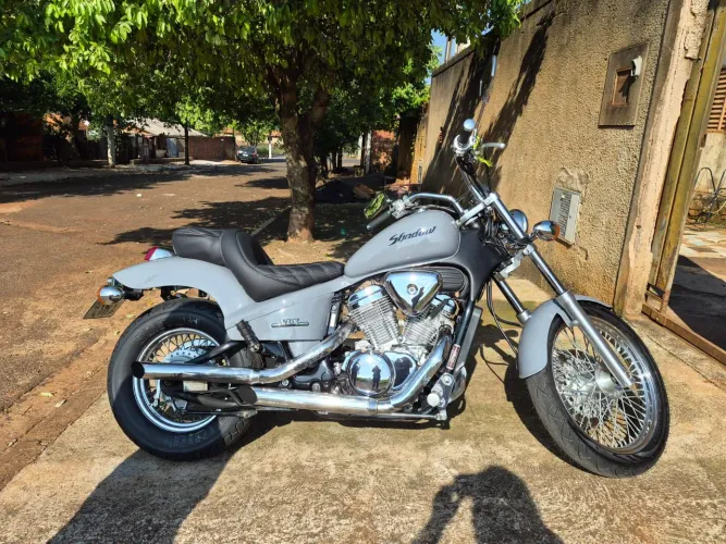 VENDO MOTO HONDA SHADOW 600CC