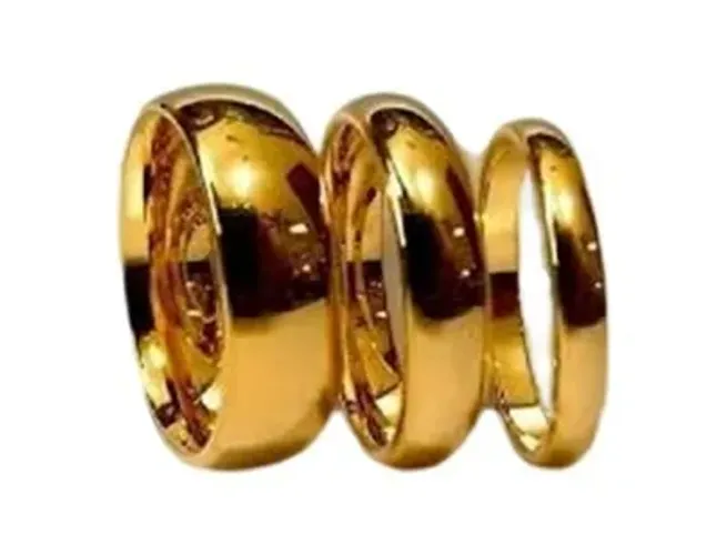 Aliança cor de ouro de moeda antiga,  abaulada ou reta 4 a 8 mm, aro 12 a 32, R$100,00 