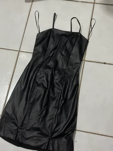 Vestido de couro da Riachuelo 