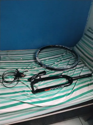 Peças de bike aro 26 e celular 