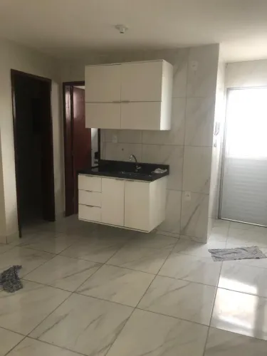 Apartamento térreo com quintal p/ alugar no Cristo próximo ao almeidão