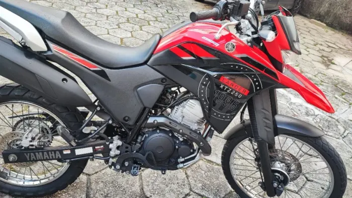 Vendo moto Xtz Lander 250 cc