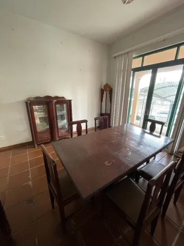 Mesa madeira maciça com 6 cadeiras