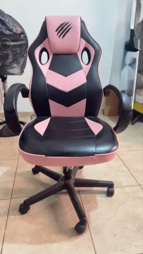 Vendo cadeira game semi nova 