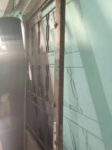 porta de verro usada ta sem vidro tem fechadura não tem chave