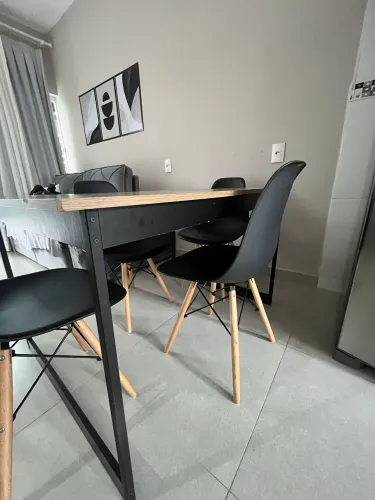 Vendo mesa 4 cadeiras e hack