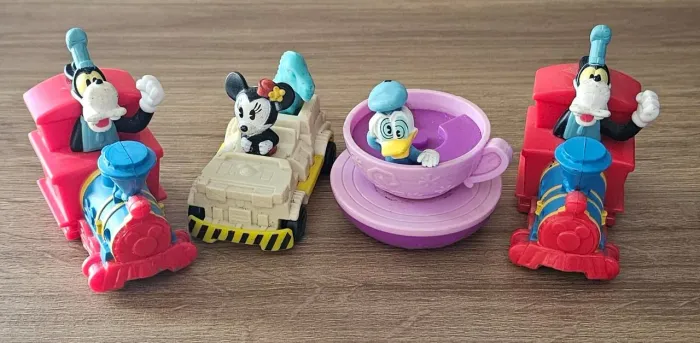 Brinquedos da coleção Mickey Walt Disney World Resort Lote com quatro