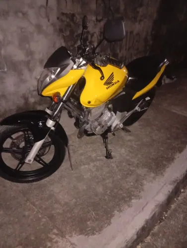 Cb300 vendo ou troco em carro