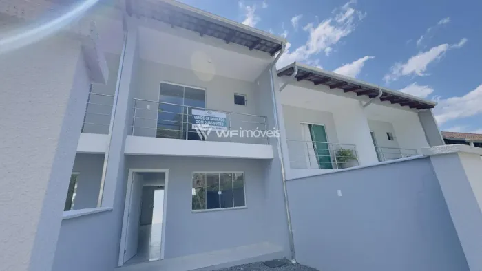 Sobrado para Venda em Blumenau, Itoupava Norte, 3 dormitórios, 1 suíte, 3 banheiros, 1 vag