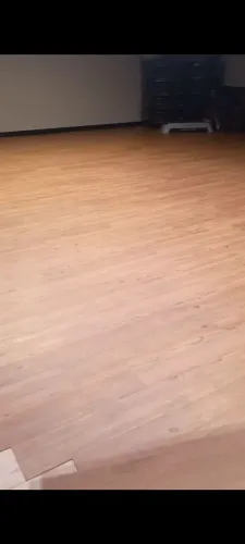 Piso vinilico 2mm semi nova  R$:15.00 m2