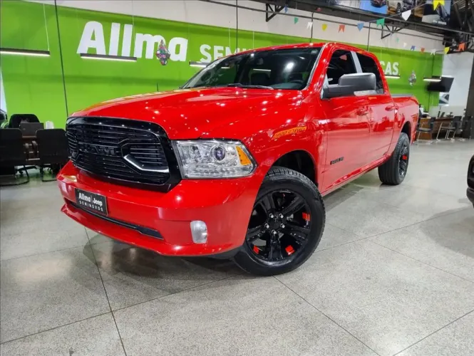 Ram Classic Laramie Night Edition 5.7 V8 16V Gasolina 4X4 Aut. 2023