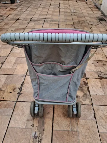 Vendo- Andador e Carrinho de Bebê