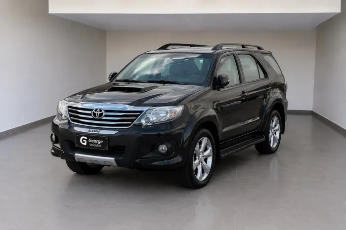 Toyota Hilux SW4 SRV D4-d 4X4 3.0 TDI Dies. AUT 2014