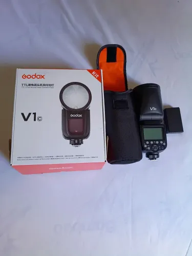 Flash Godox V1