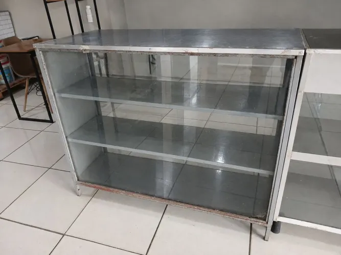 Balcão metal