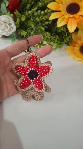 Mini Demogorgon- chaveiro de Amigurumi Stranger Things