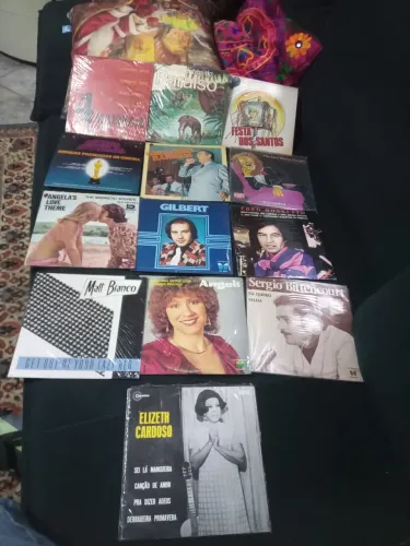 Lote 13 discos vinil compacto variados novos lacrados da época