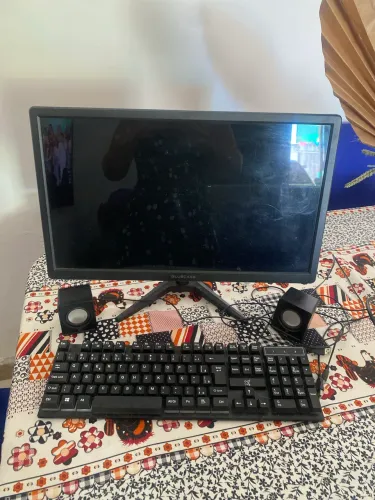 Monitor e teclado
