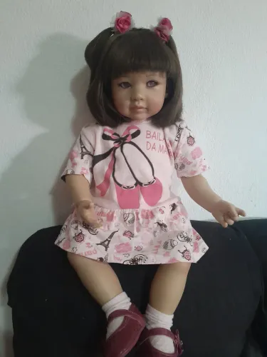 Boneca laura doll linda