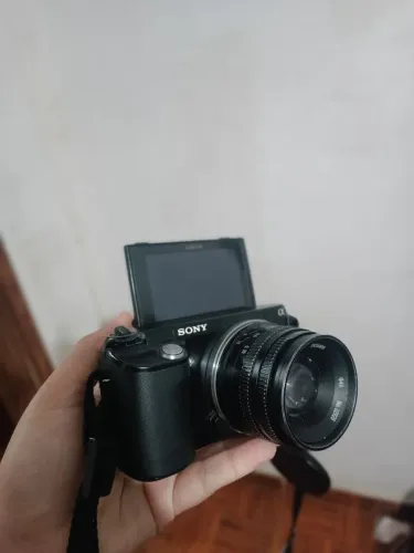 SONY F3 com lente Artisans 35mm - TELA ARTICULADA - CAMERA PROFISSIONAL